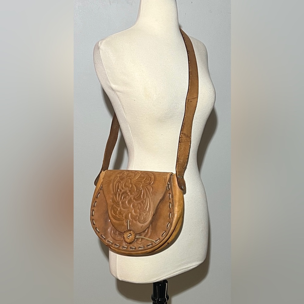 Vintage Hand-Tooled Leather Crossbody Saddle Bag Artisan Floral - Picture 6 of 11